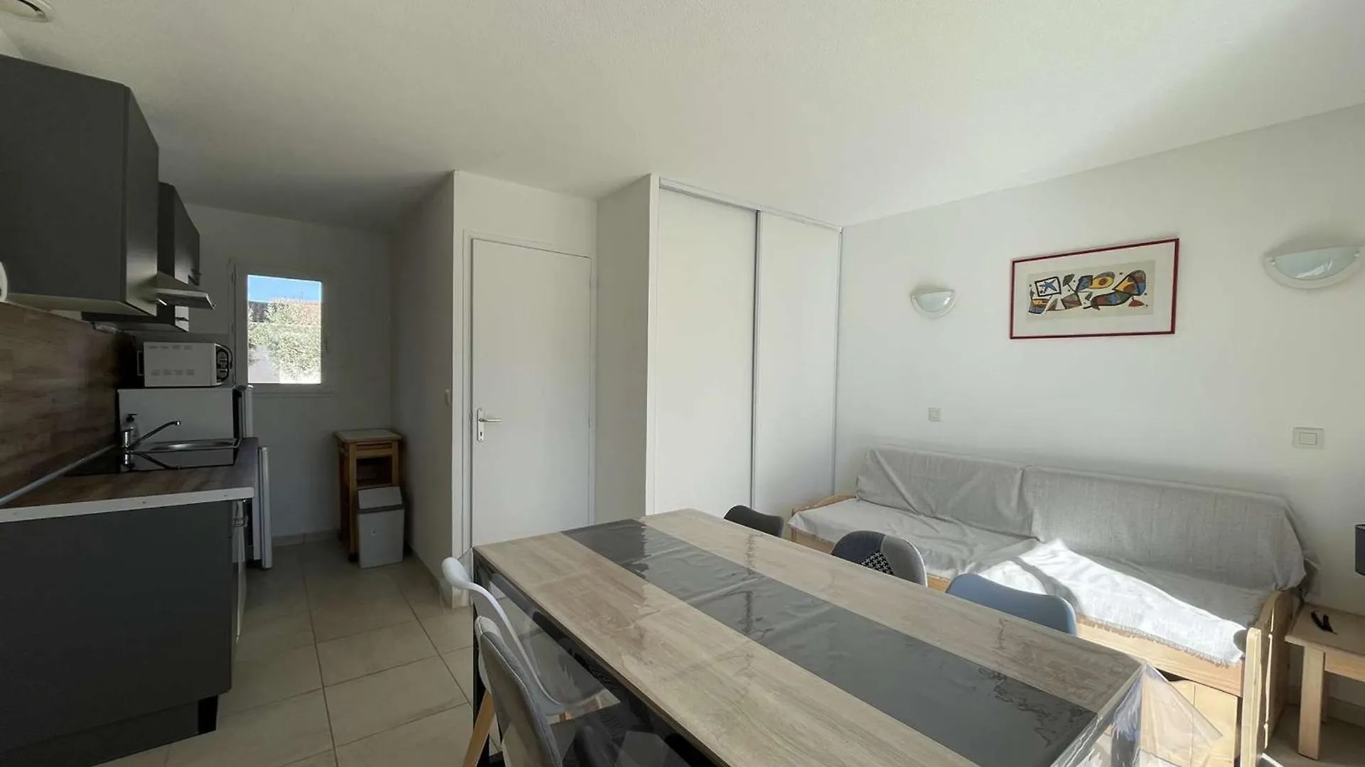 Holiday home Maison Duplex Avec Terrasse, 2 Chambres, Piscines Et Parking - Fr-1-382-19 Salavas